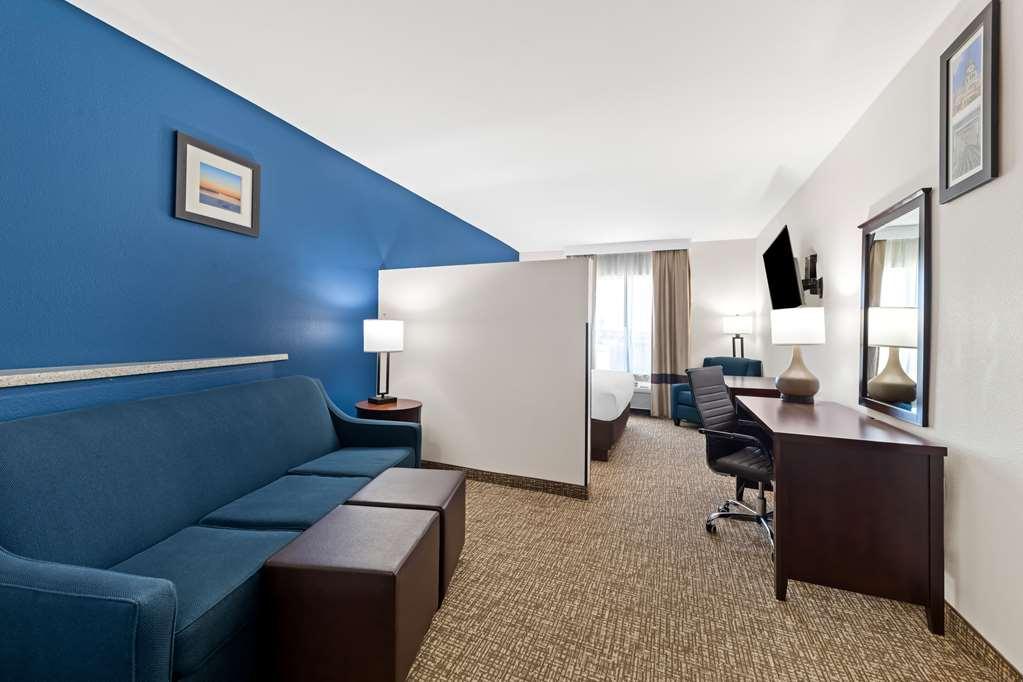 Comfort Inn & Suites Near Lake Lewisville Corinth Room photo